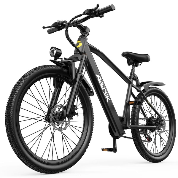 Zwarte Aairsk GT300 elektrische fatbike getoond vanuit een driekwart vooraanzicht met fatbike banden, voorvering en geïntegreerde accu