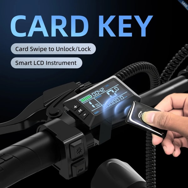Aairsk S800 stuur close-up die het slimme lcd-instrument en kaart-scanbediening voor vergrendelen en ontgrendelen toont
