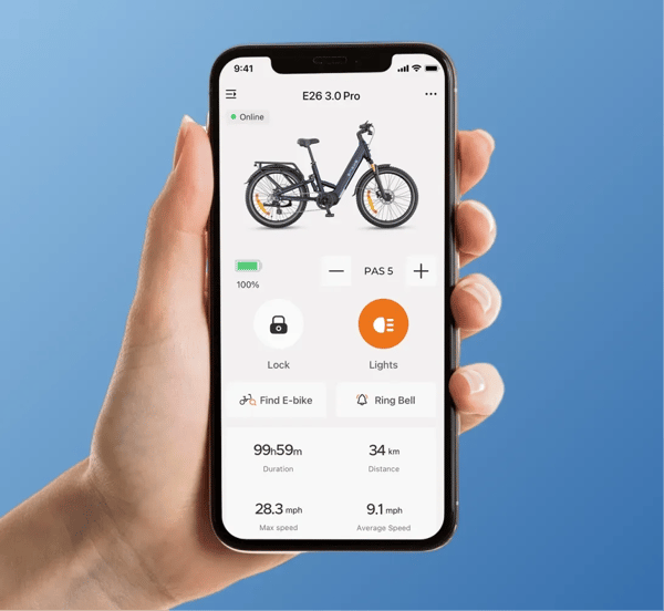 Engwe E26 3.0 Pro smartphone bedieningsscherm dat accuniveau, trapondersteuning, slot, verlichting, afstand en snelheidsgegevens toont