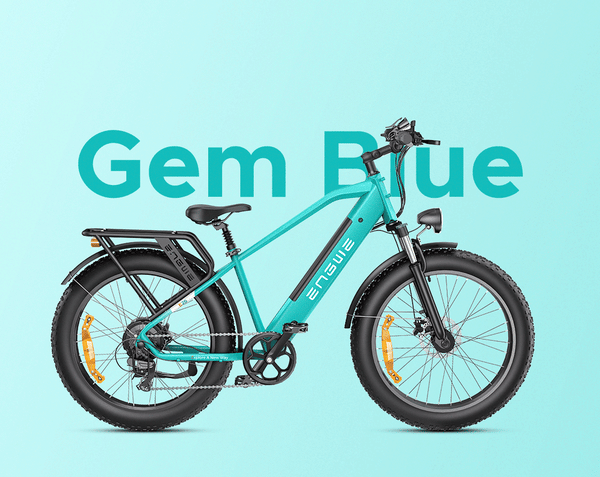 Geanimeerde Engwe E26 Gem Blue promotiegrafiek die een groene elektrische fatbike toont met bagagedrager, voorvering en brede banden
