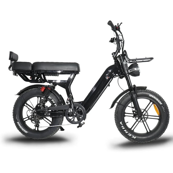 Zwarte VOMO X70 cargo elektrische fatbike getoond in zijaanzicht met lang gewatteerd bankzadel, achterste rugleuning, voorste bagagedrager, verwijderbare accu, dubbele vering en brede banden
